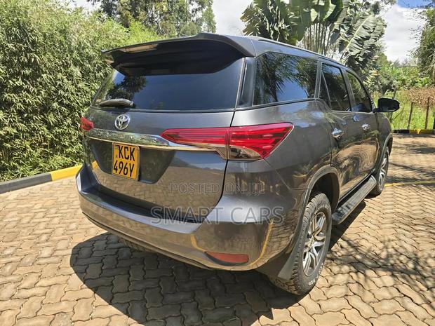 Toyota Fortuner 2016 Silver