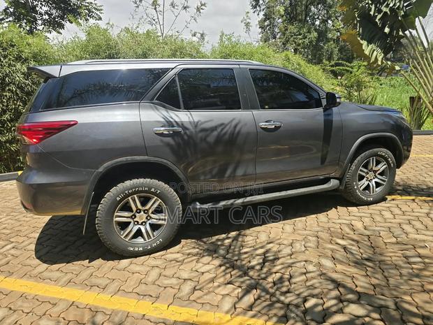 Toyota Fortuner 2016 Silver