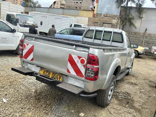 Toyota Hilux 2015 Silver