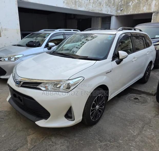 Toyota Corolla Fielder 2017 White