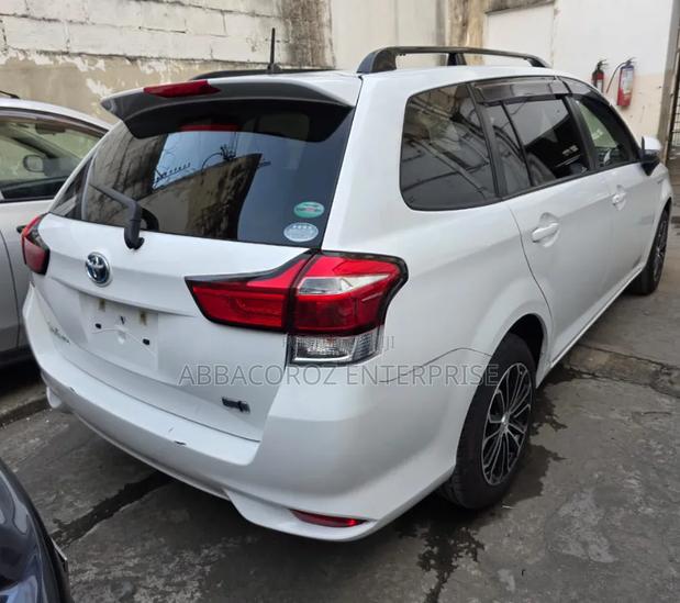 Toyota Corolla Fielder 2017 White