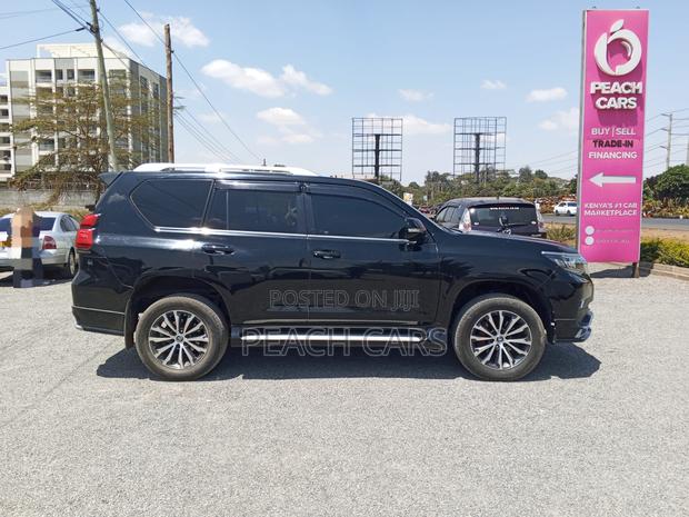Toyota Land Cruiser Prado 2017 Black