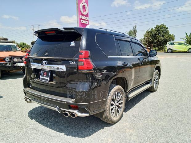 Toyota Land Cruiser Prado 2017 Black