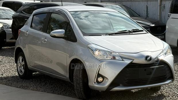 Toyota Vitz 2019 Silver