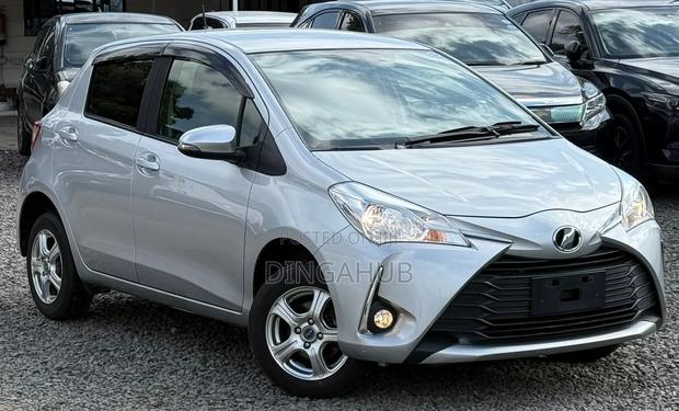 Toyota Vitz 2019 Silver