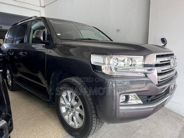 Toyota Land Cruiser 2019 Gray
