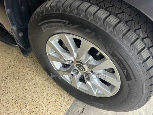 Toyota Land Cruiser 2019 Gray