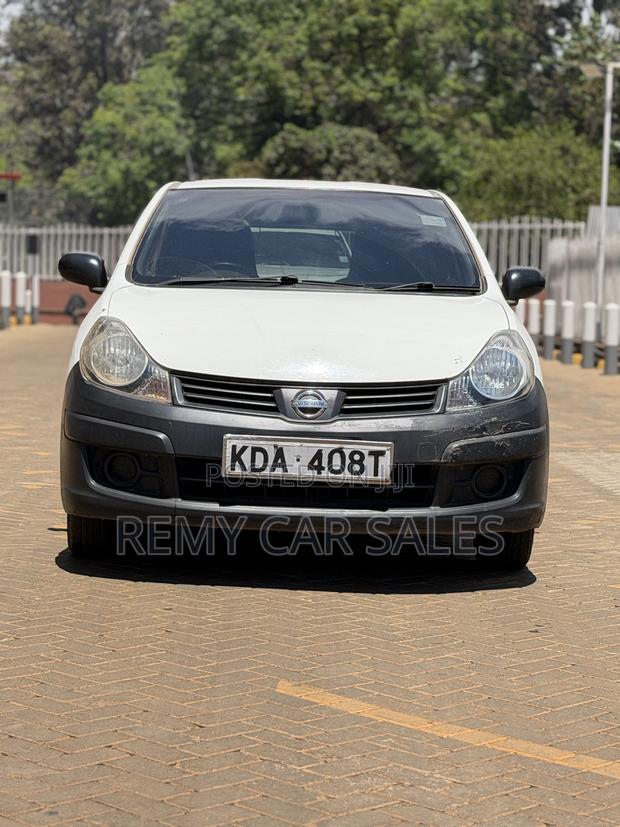 Nissan Advan 2014 White