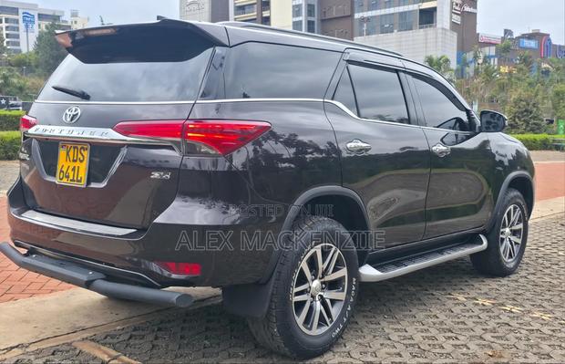 Toyota Fortuner 2018 Black