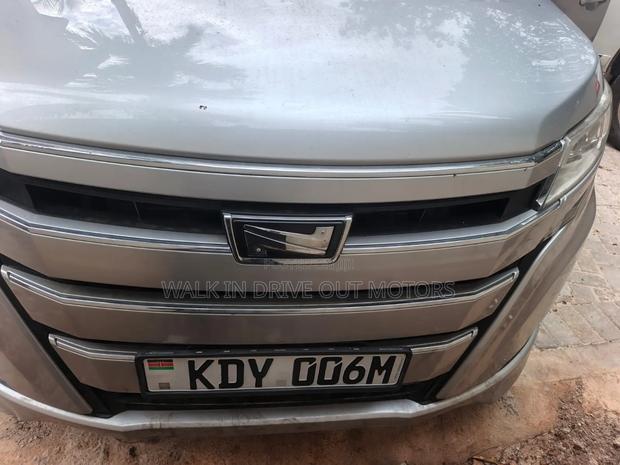 Toyota Noah 2020 Silver