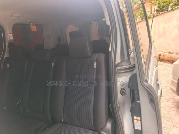 Toyota Noah 2020 Silver
