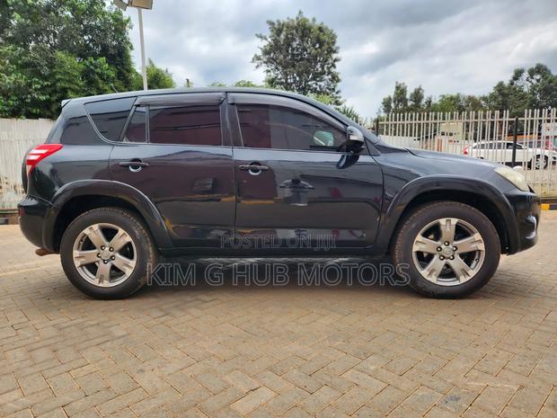 Toyota RAV4 2010 Black