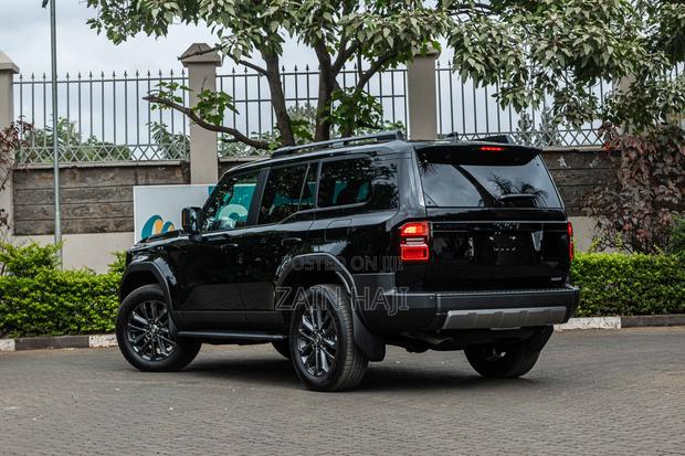 Toyota Land Cruiser Prado 2.8 2025 Black