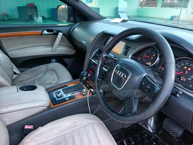 Audi Q7 2007 Gray