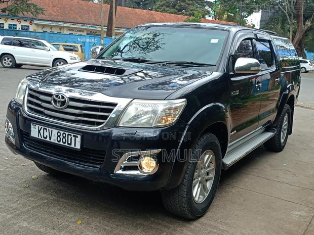 Toyota Hilux 2012 Matt Black