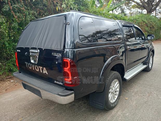 Toyota Hilux 2012 Matt Black