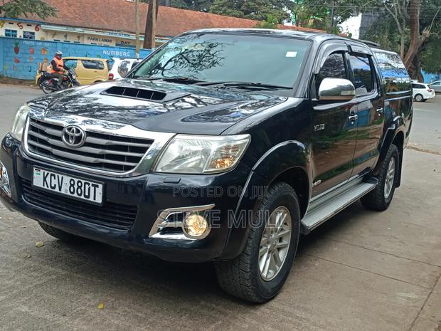 Toyota Hilux 2012 Matt Black