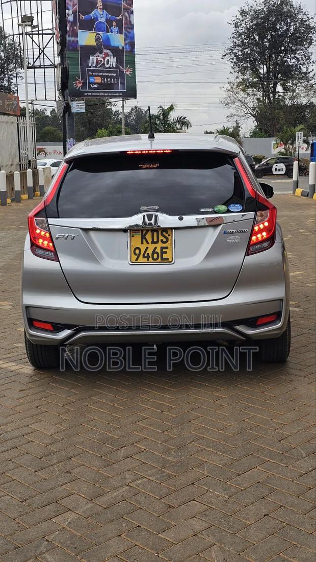 Honda Fit 2017 Silver