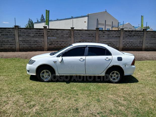 Toyota Corolla 2005 White