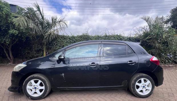 Toyota Auris 2011 Blue