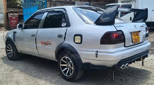 Toyota Corolla 2000 Silver