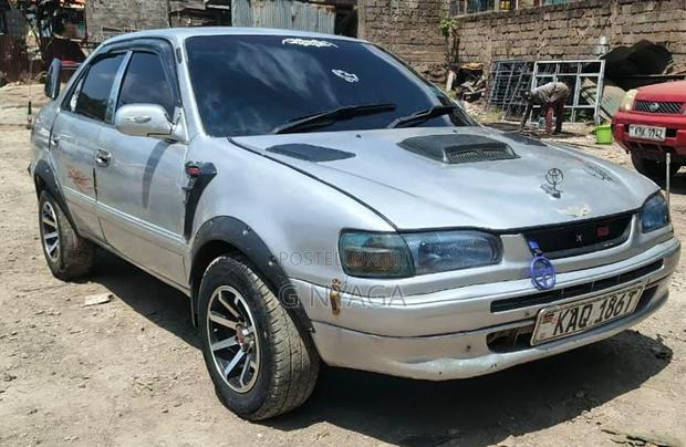 Toyota Corolla 2000 Silver