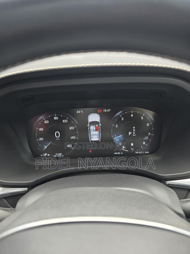 Volvo XC60 2021 Silver