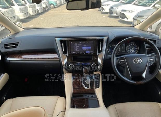 Toyota Vellfire Hybrid Executive Lounge 2019 Pearl