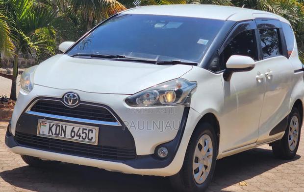 Toyota Sienta 2016 White