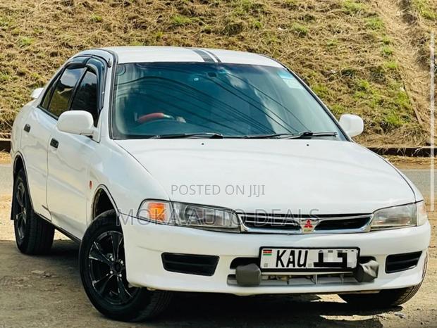Mitsubishi Lancer 1997 White