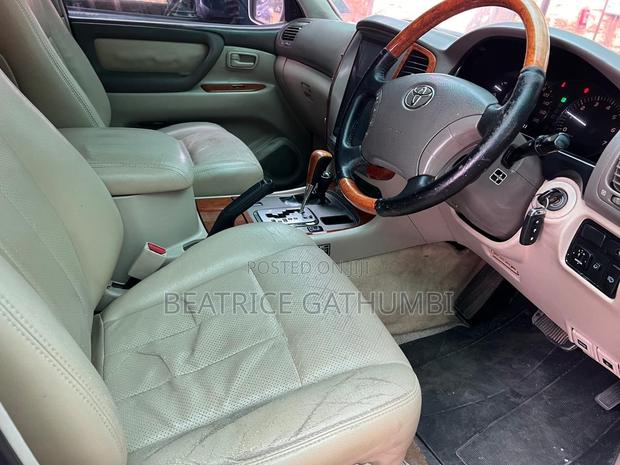 Toyota Land Cruiser HDJ 100 2003 Silver
