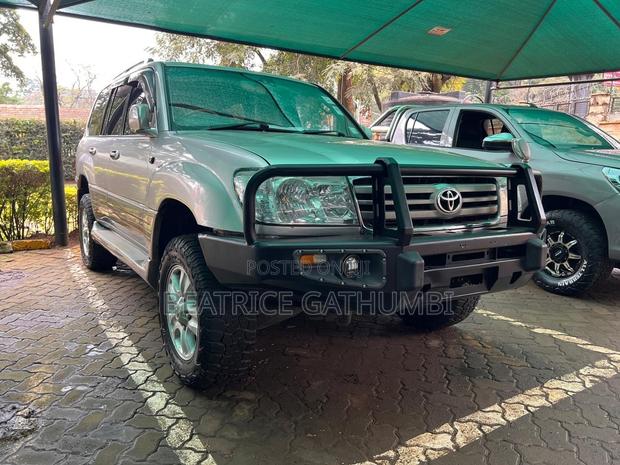 Toyota Land Cruiser HDJ 100 2003 Silver