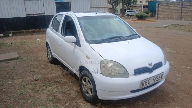 Toyota Vitz 2001 White