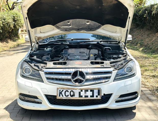 Mercedes-Benz C200 2011 White