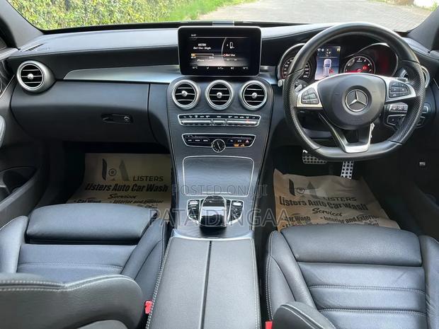 Mercedes-Benz C200 2017 Black