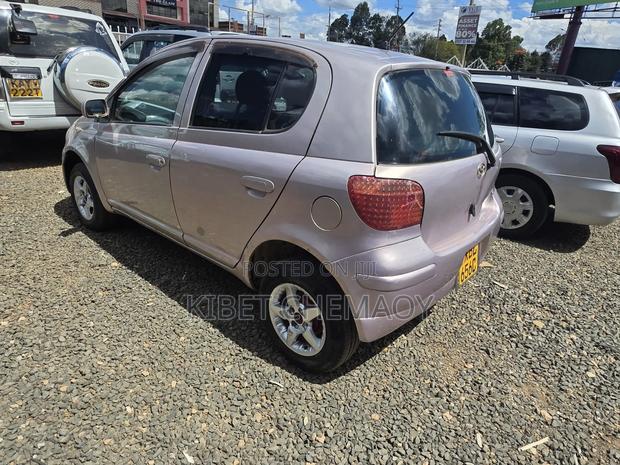 Toyota Vitz 2001
