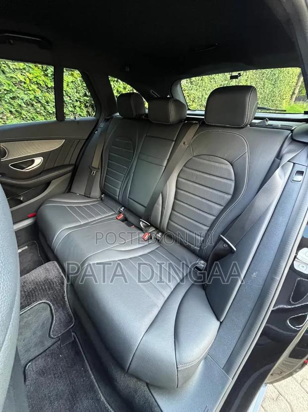 Mercedes-Benz C200 2017 Black