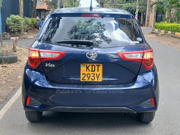 Toyota Vitz 1.0 FWD 5dr 2017 Blue