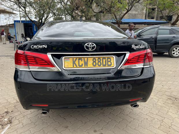 Toyota Crown 2012 Black