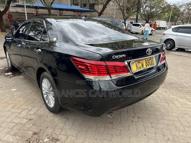Toyota Crown 2012 Black