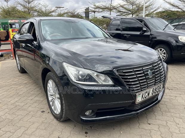Toyota Crown 2012 Black