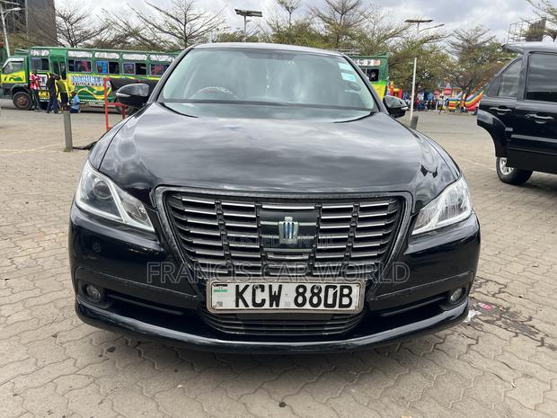 Toyota Crown 2012 Black