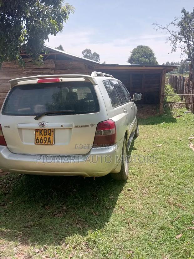 Toyota Kluger 2009 Silver