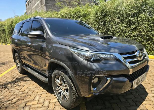 Toyota Fortuner 2016 Gray