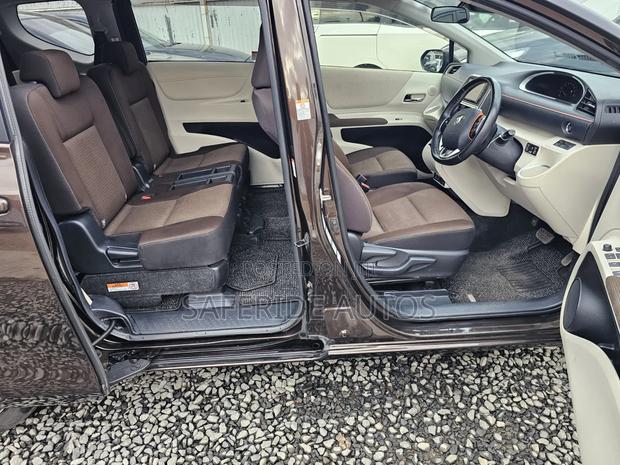 Toyota Sienta 2019 Brown