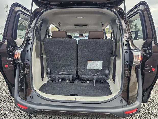 Toyota Sienta 2019 Brown