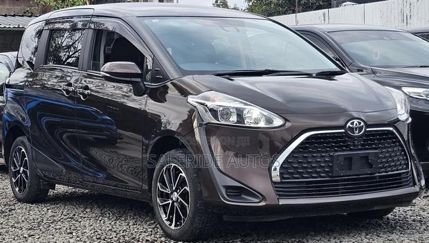Toyota Sienta 2019 Brown