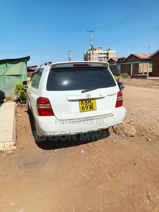 Toyota Kluger 2004 White