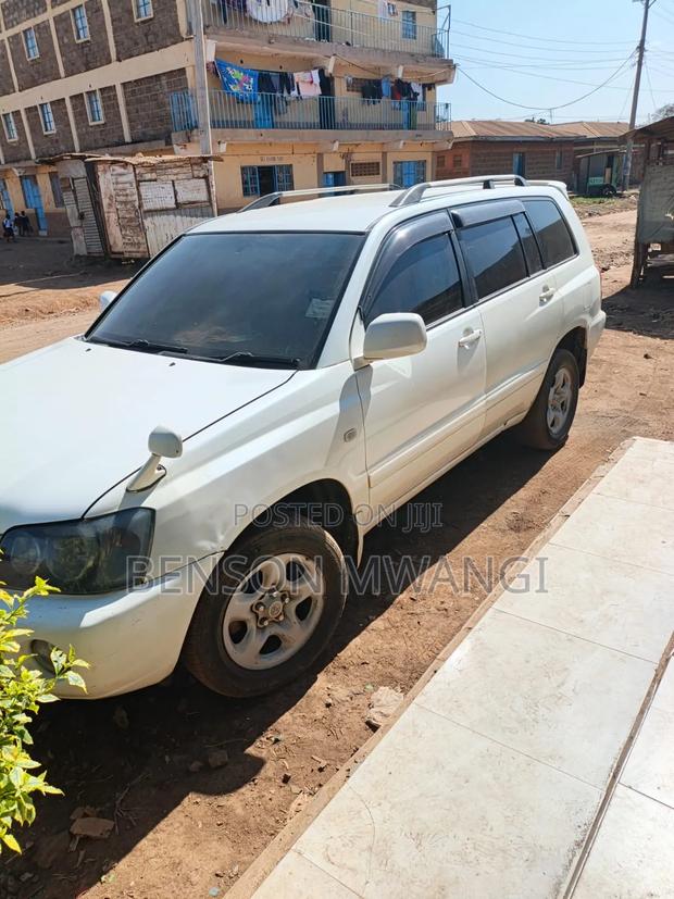Toyota Kluger 2004 White