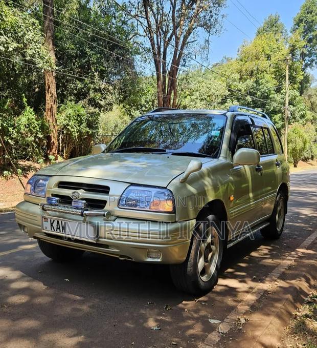Suzuki Escudo 2000 Beige